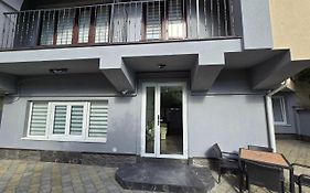 Small House Aparthotel